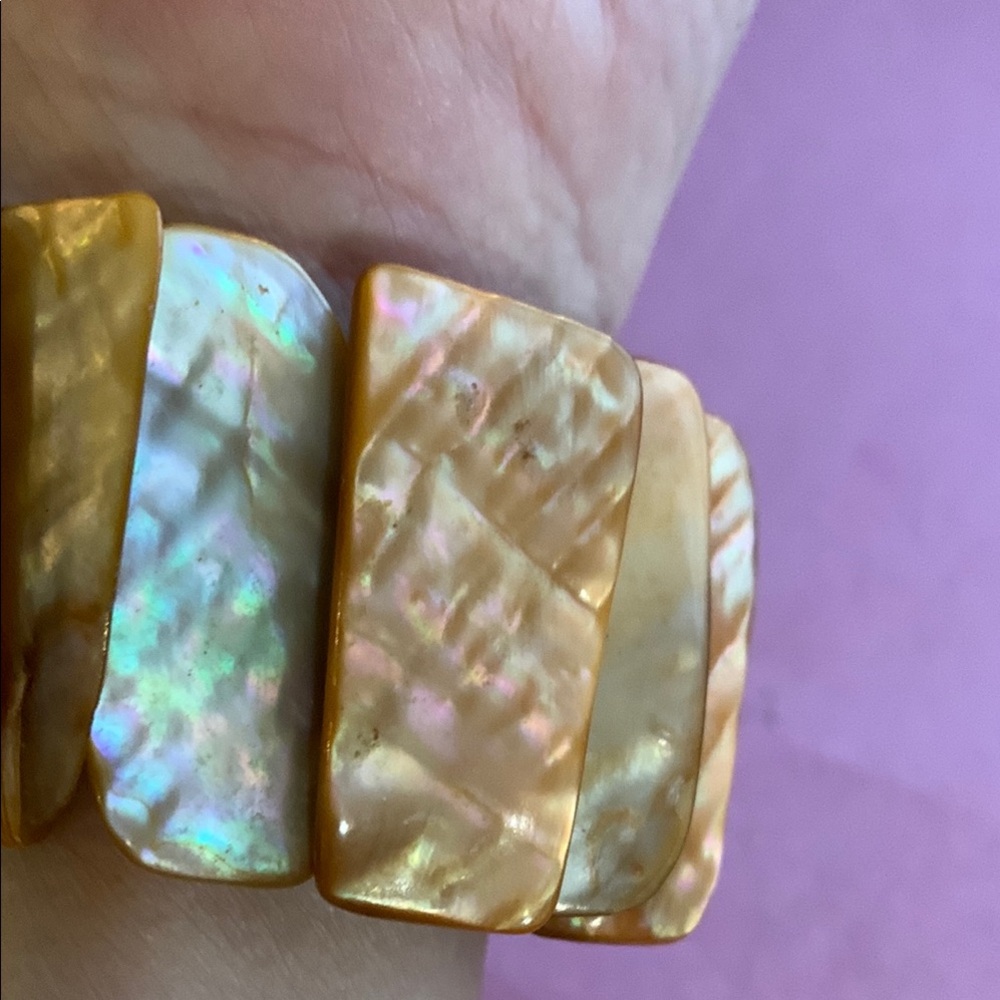 Chunky Shell Bracelet* - Picture 6 of 10